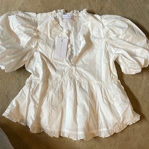 White puff sleeve blouse